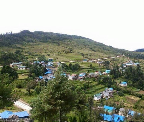 Patale Dorf im Sommer -  himaland.com